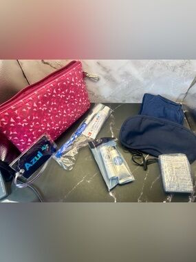 Azul Linhas AΓ©reas amenities kit designed for business class travelers NWOT
